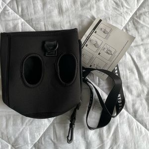 HYDROJUG sleeve with black/white strap